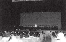 【教会設立二十周年記念大祭】大阪「万博ホール」にて開催され、2000人有余の信者様で会場が満席となる。